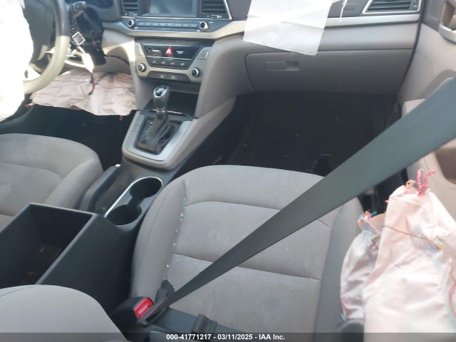 5NPD84LF3HH117250 Hyundai ELANTRA SE