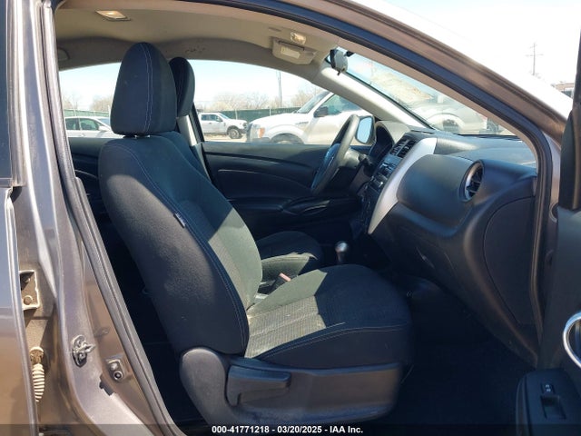 3N1CN7AP4HK429197 Nissan Versa 1.6 Sv