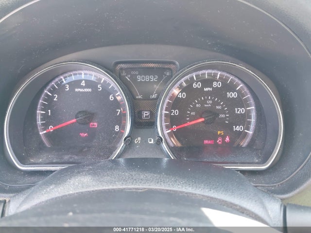 3N1CN7AP4HK429197 Nissan Versa 1.6 Sv