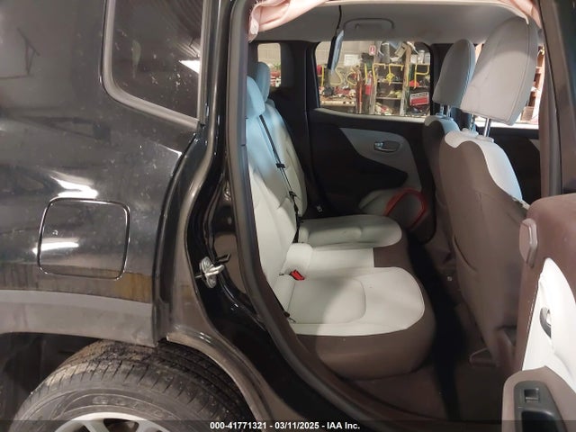ZACCJBBT0FPB73665 Jeep Renegade Latitude