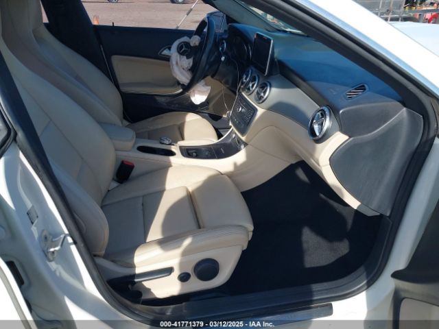 2016 MERCEDES-BENZ CLA 250 WDDSJ4EB8GN338773 Photo 4