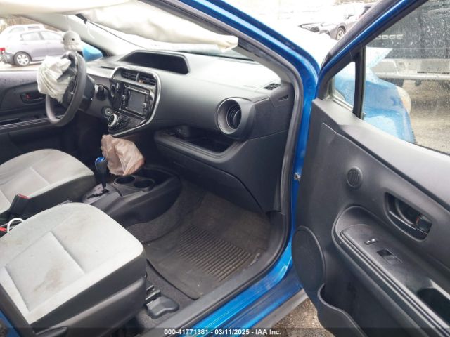 JTDKDTB33J1605065 Toyota Prius C One