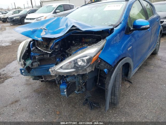 JTDKDTB33J1605065 Toyota Prius C One