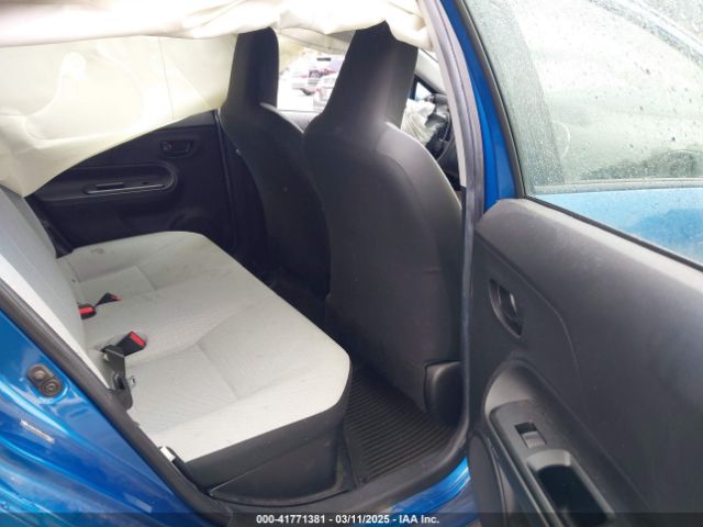 JTDKDTB33J1605065 Toyota Prius C One