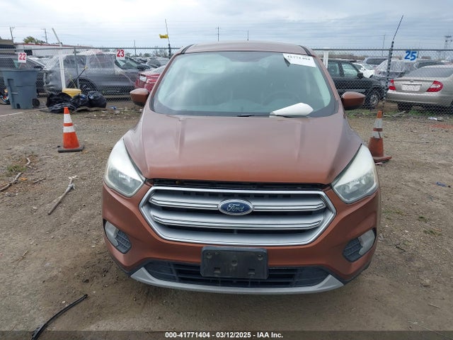 1FMCU0GDXHUA54741 Ford ESCAPE SE