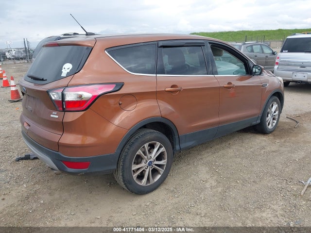 1FMCU0GDXHUA54741 Ford ESCAPE SE