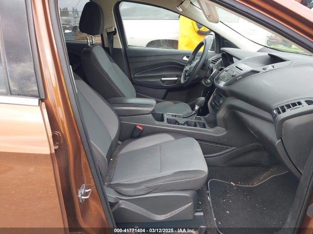 1FMCU0GDXHUA54741 Ford ESCAPE SE