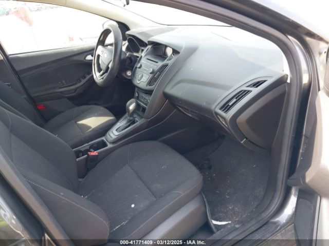 1FADP3F24HL243608 Ford FOCUS SE