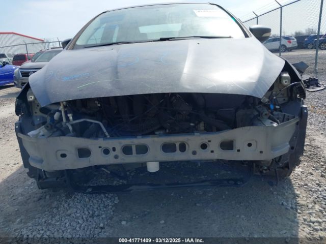 1FADP3F24HL243608 Ford FOCUS SE