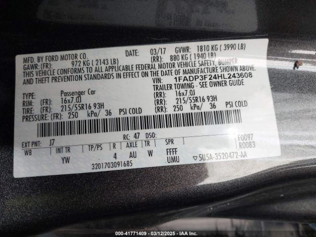 1FADP3F24HL243608 Ford FOCUS SE