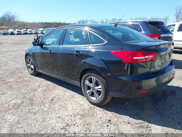 Ford FOCUS SE 2017 1FADP3FE3HL212196 Image 3