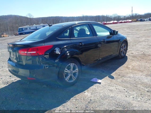 Ford FOCUS SE 2017 1FADP3FE3HL212196 Image 4