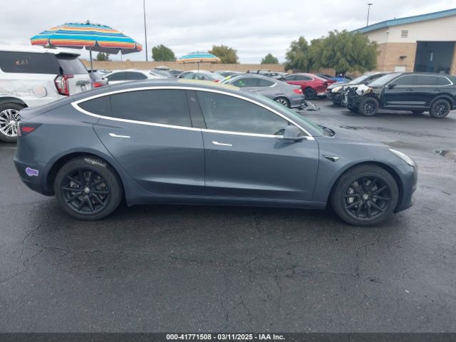 5YJ3E1EA3JF043806 Tesla MODEL 3