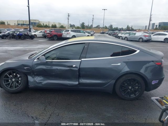 5YJ3E1EA3JF043806 Tesla MODEL 3