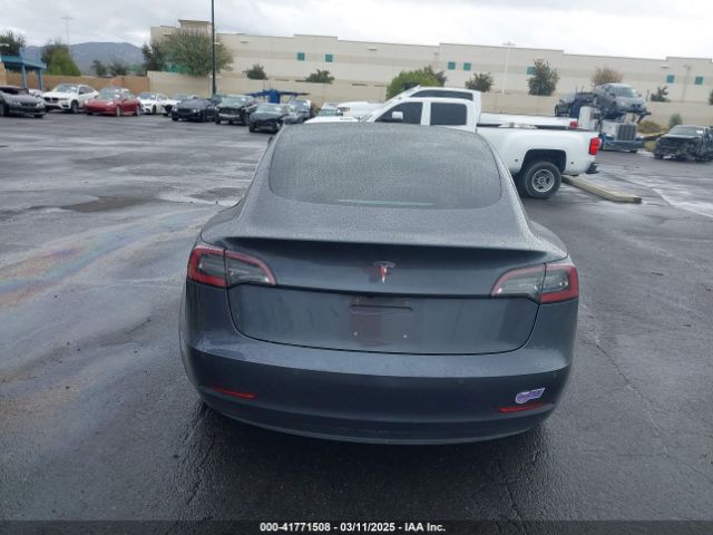 5YJ3E1EA3JF043806 Tesla MODEL 3