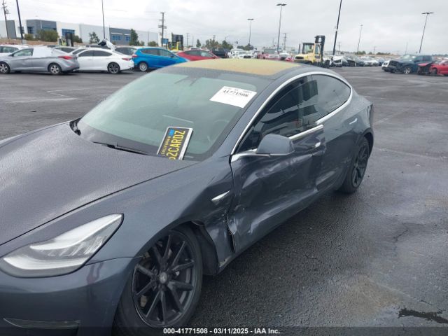 2018 TESLA MODEL 3 5YJ3E1EA3JF043806 Photo 5
