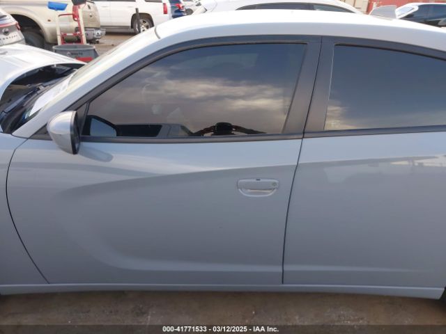 2C3CDXJG7NH214111 Dodge Charger Sxt Awd