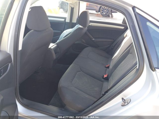 1VWAS7A37GC051937 Volkswagen Passat 1.8t S