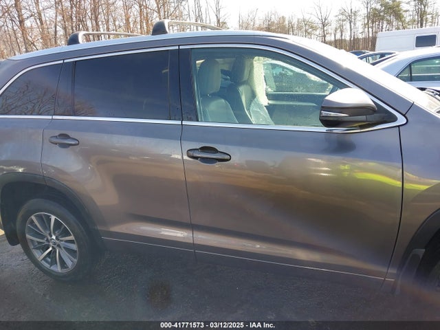 5TDJZRFH0JS549854 Toyota Highlander Xle