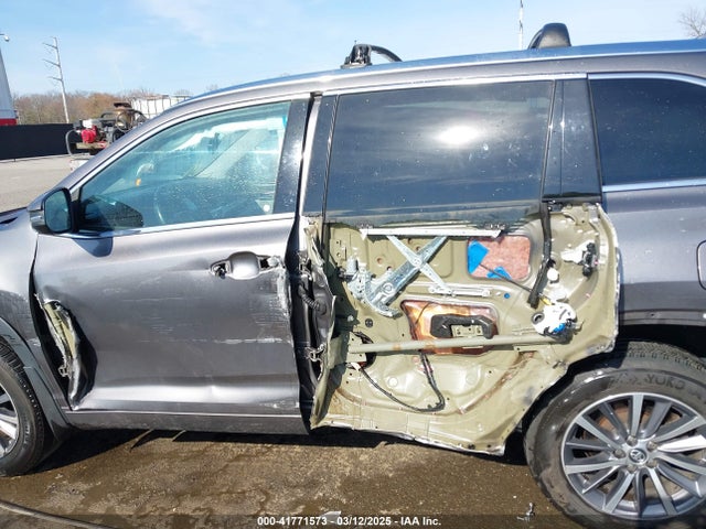 5TDJZRFH0JS549854 Toyota Highlander Xle