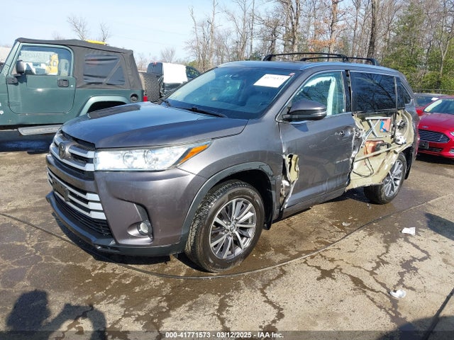5TDJZRFH0JS549854 Toyota Highlander Xle