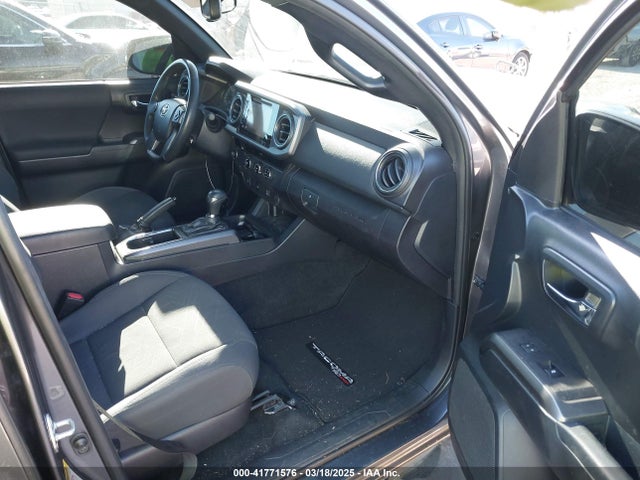5TFAZ5CNXHX050289 Toyota Tacoma Sr5 V6/trd Sport