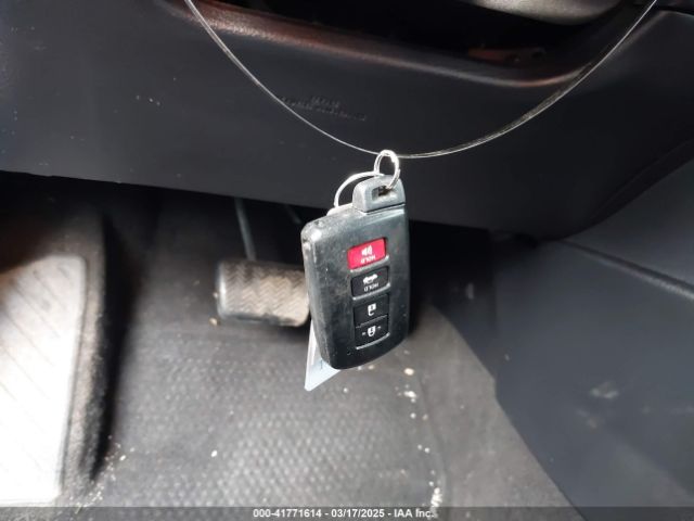 2T1BURHE8JC039153 Toyota COROLLA SE