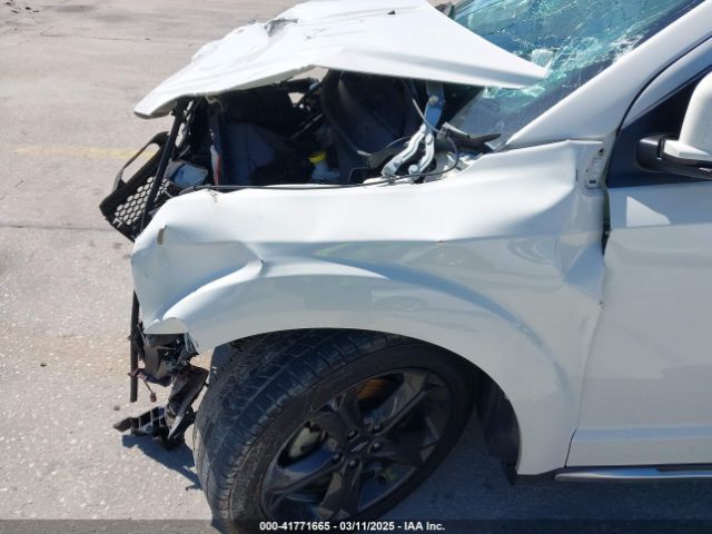 3C4PDCGBXLT264023 Dodge Journey Crossroad