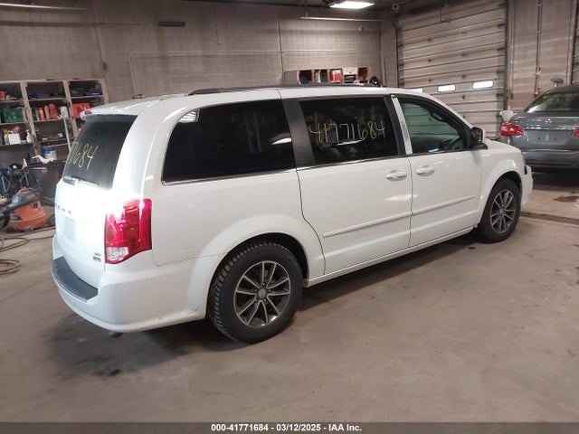 2C4RDGCGXHR735521 Dodge Grand Caravan Sxt