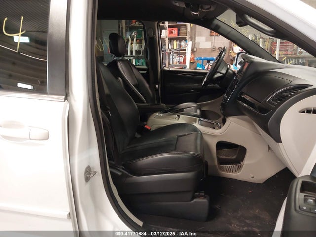 2C4RDGCGXHR735521 Dodge Grand Caravan Sxt