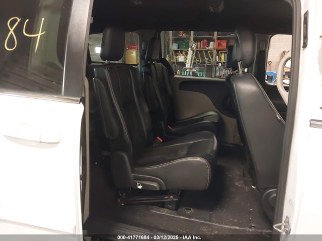 2C4RDGCGXHR735521 Dodge Grand Caravan Sxt