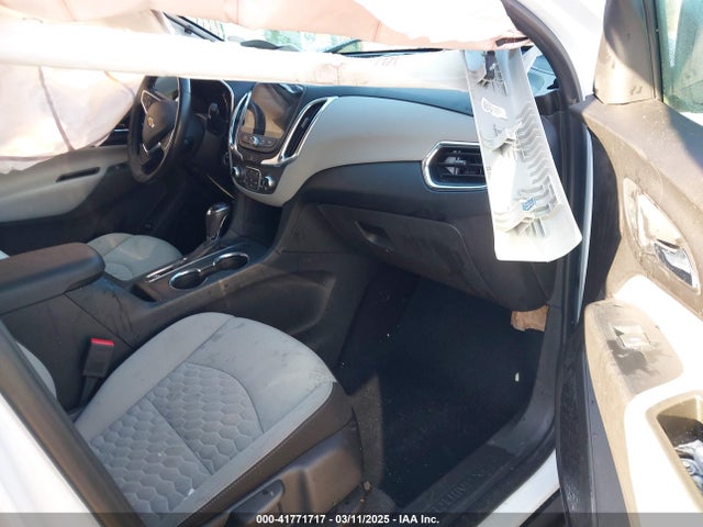 3GNAXUEV2KS673564 Chevrolet EQUINOX LT
