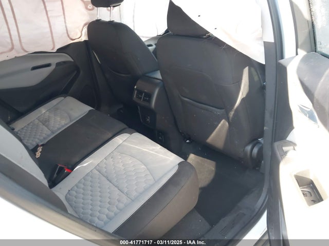 3GNAXUEV2KS673564 Chevrolet EQUINOX LT