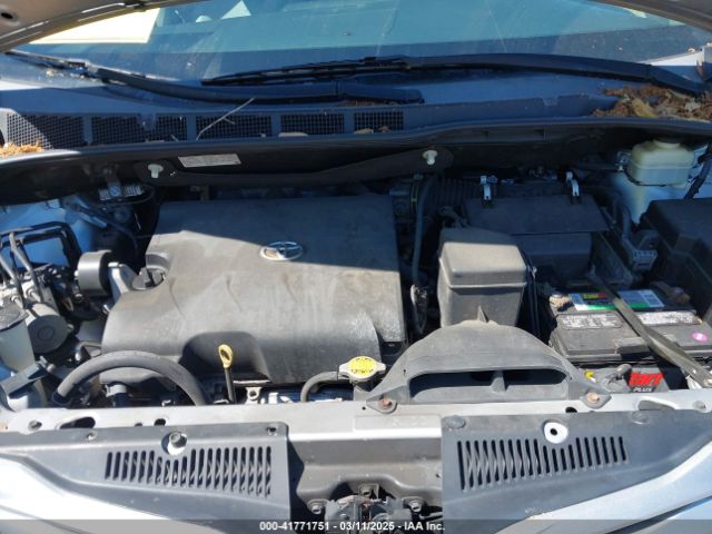 5TDKK3DC8GS728746 Toyota Sienna Le 8 Passenger