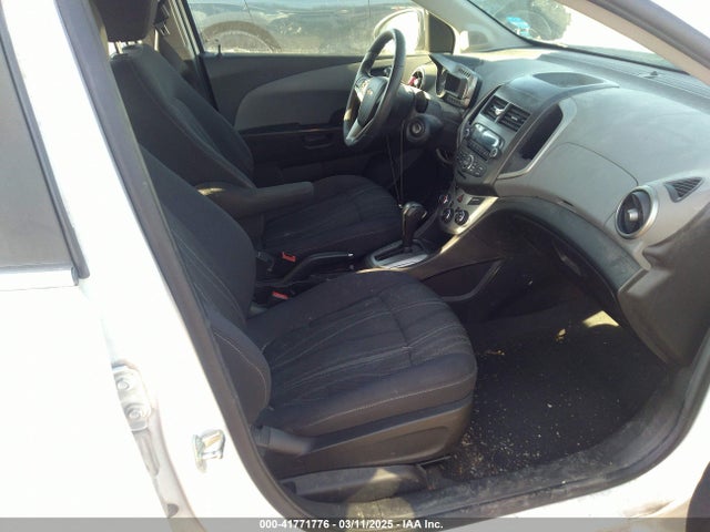 1G1JC6SH6E4172219 Chevrolet Sonic Lt Auto