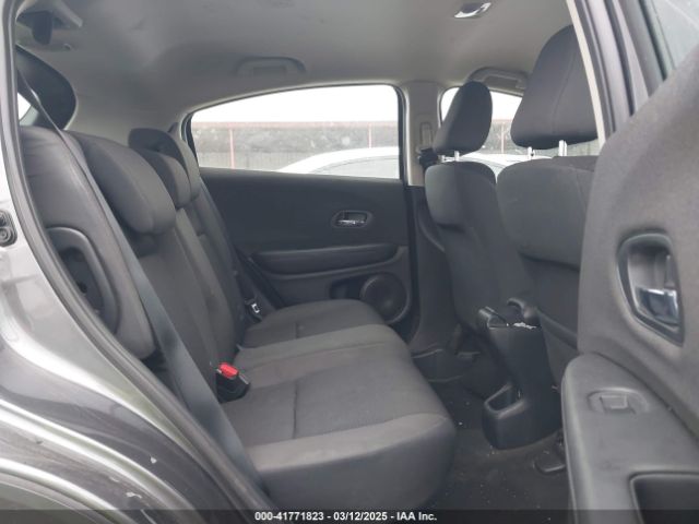 3CZRU5H36MM715613 Honda Hr-v 2wd Lx