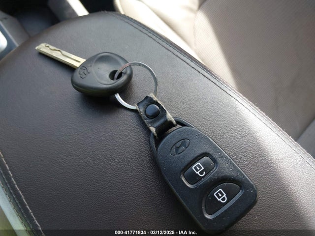 KM8JUCAG0EU926500 Hyundai TUCSON SE