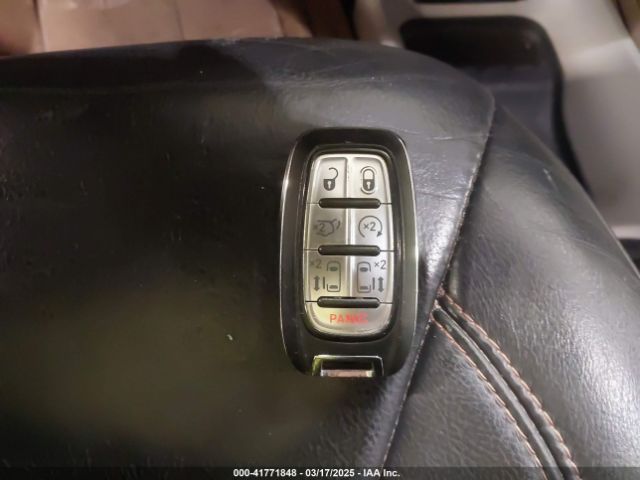 2C4RC1BG8HR831682 Chrysler Pacifica Touring-l