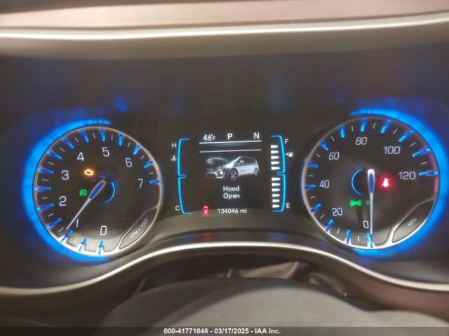 2C4RC1BG8HR831682 Chrysler Pacifica Touring-l