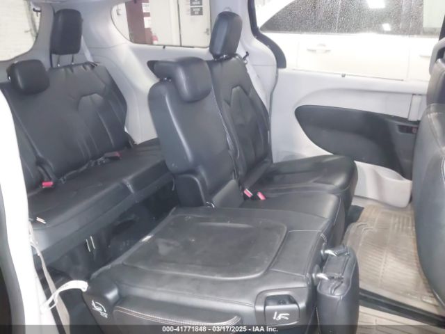 2C4RC1BG8HR831682 Chrysler Pacifica Touring-l