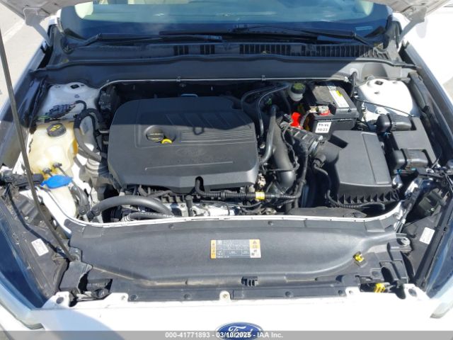 3FA6P0HD4GR134068 Ford FUSION SE