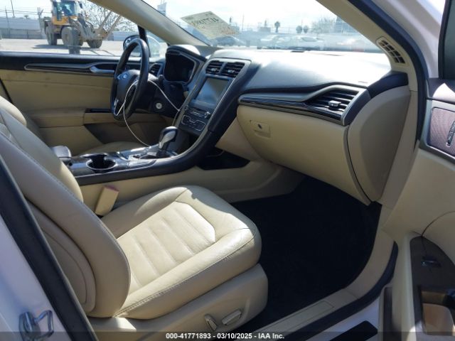 3FA6P0HD4GR134068 Ford FUSION SE