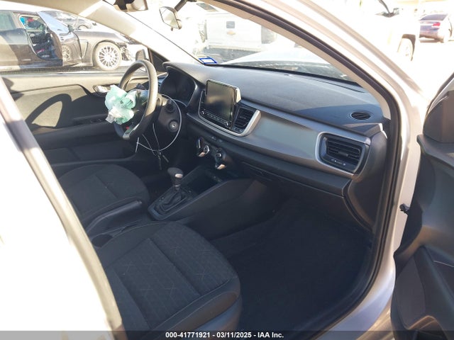 3KPA24AD9PE618894 KIA RIO LX