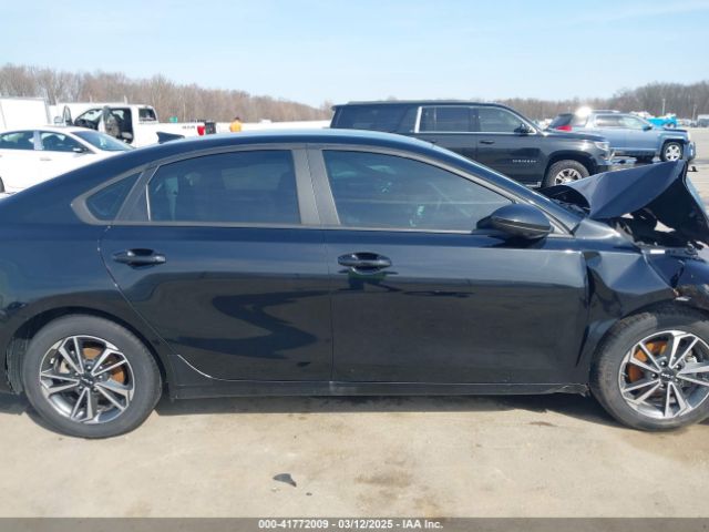 3KPF24AD8PE588678 KIA Forte Lxs