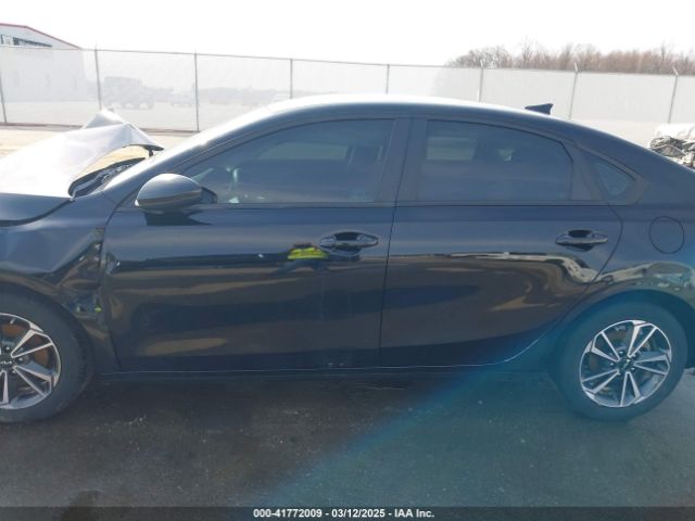 3KPF24AD8PE588678 KIA Forte Lxs