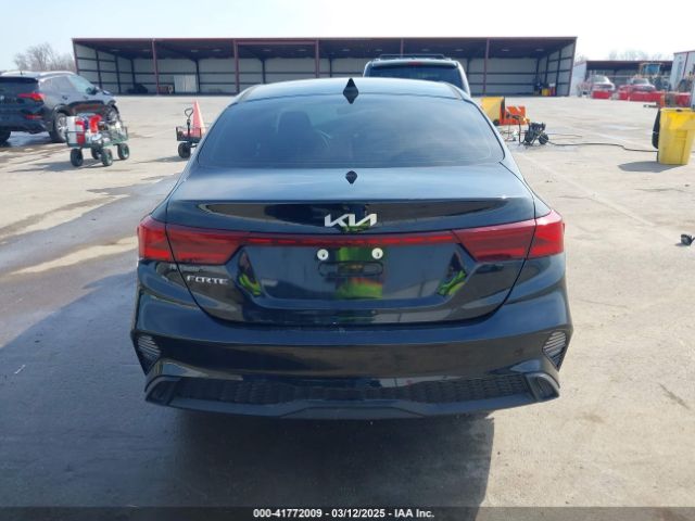 3KPF24AD8PE588678 KIA Forte Lxs