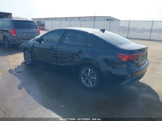3KPF24AD8PE588678 KIA Forte Lxs