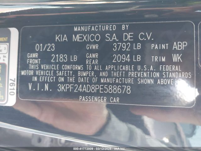3KPF24AD8PE588678 KIA Forte Lxs