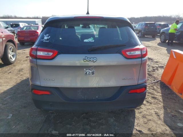 1C4PJMAB6GW327013 Jeep Cherokee Sport