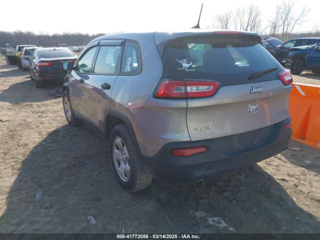 1C4PJMAB6GW327013 Jeep Cherokee Sport